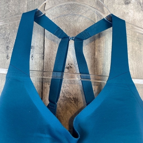 Lululemon Fine Form Bra in Bermuda Teal Size DD34. - Picture 4 of 14